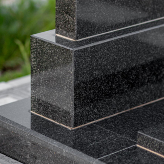 Профессиональная установка памятника